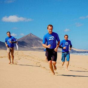 Keine Maske am Strand und beim surfen