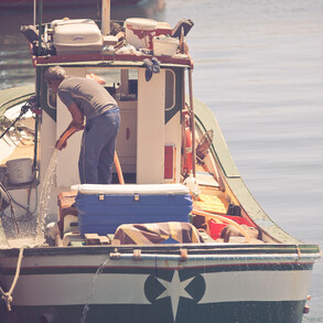 Kleine Fischerboote im Hafen von Morro Jable